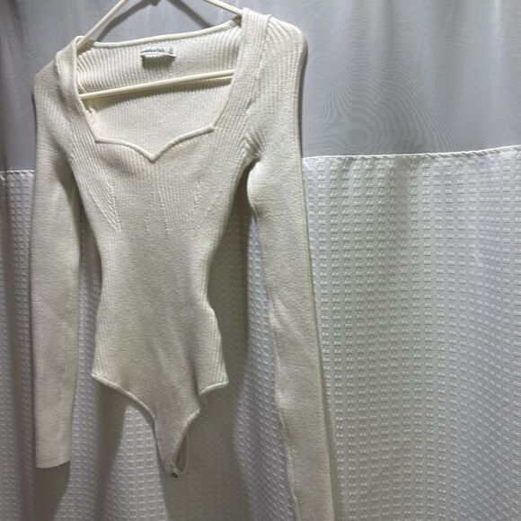 Abercrombie & Fitch Cream Bodysuit!! - Picture 2 of 4
